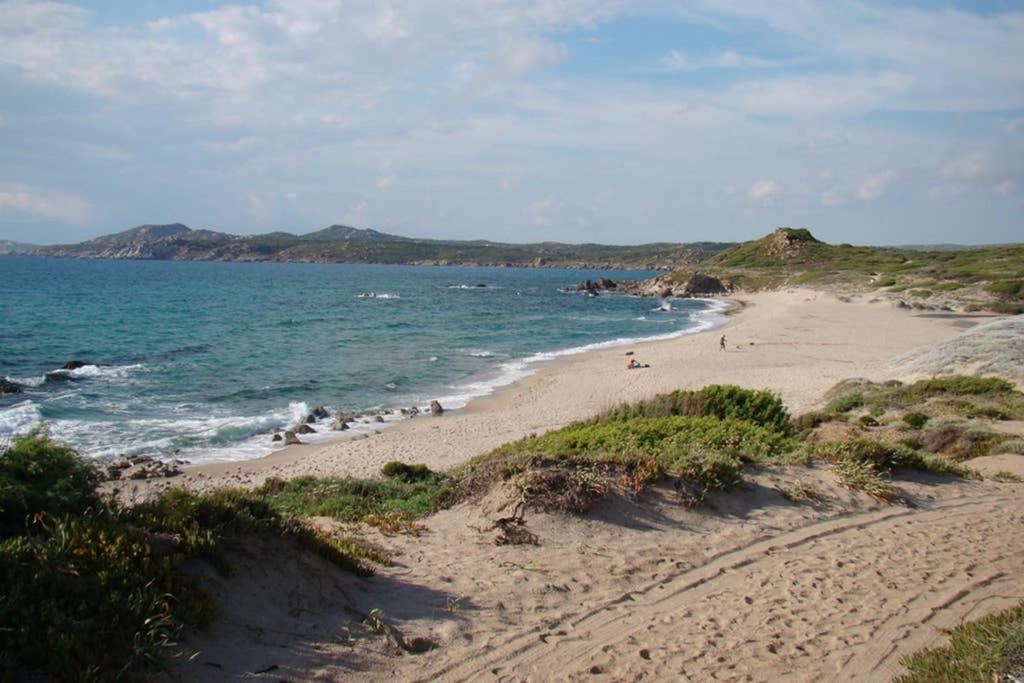 Bella Casa Con Giardino A 10 Minuti Dal Mare Apartamento Aglientu Exterior foto
