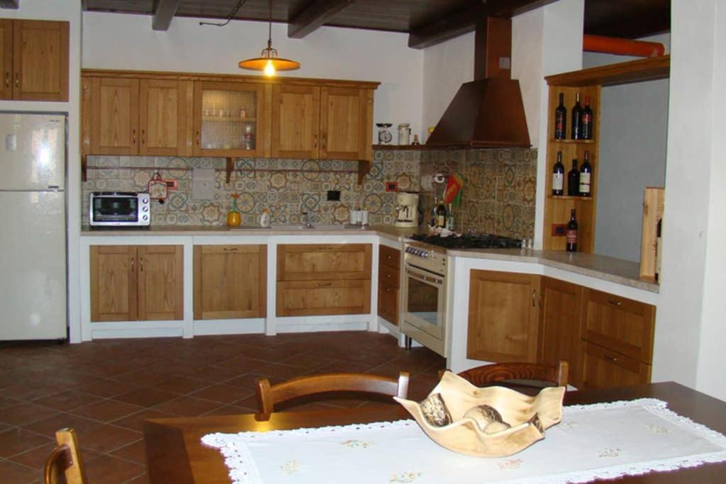 Bella Casa Con Giardino A 10 Minuti Dal Mare Apartamento Aglientu Exterior foto